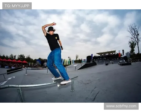 成都攀岩队在滑板精英赛中以74分稳居积分榜首位